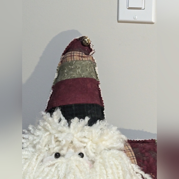 Festive Patchwork Santa Throw  Star Pillow. Patchwork. Rustic Decor. EUC. 18". - Picture 5 of 13